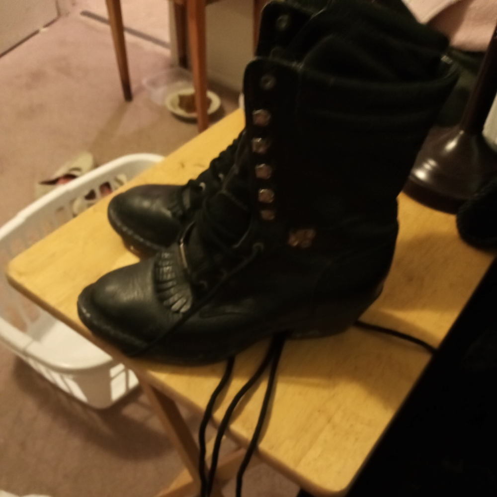 Ladies heeled motorcycle boots